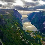 Hoyfjellshytta * Fidjeland