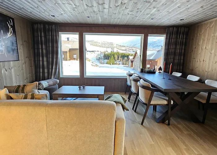 Holiday home Hoyfjellshytta *