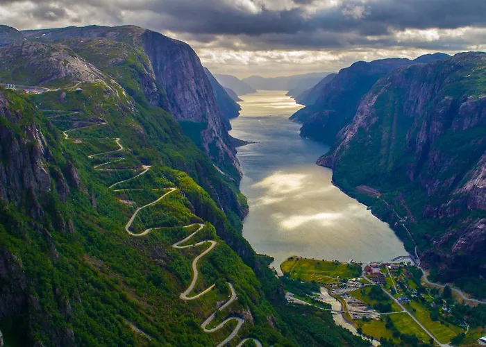 Hoyfjellshytta * Fidjeland