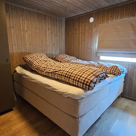 Hoyfjellshytta * Fidjeland